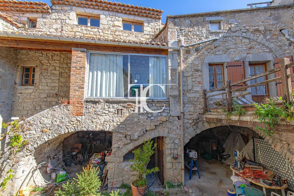Maison à SAINT-ANDRE-DE-CRUZIERES