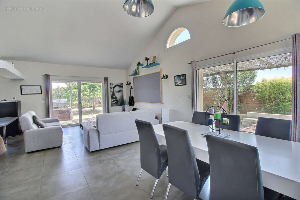 A vendre - chaumes en retz - maison de plain pied contemporaine - 115 m2 environ - 5 pièces - jardin - photo 3