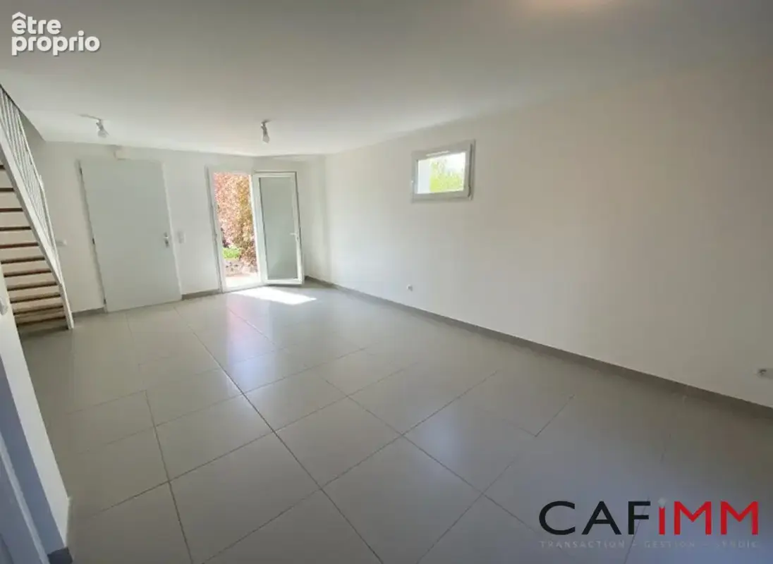 Maison 92 m² à Civrieux  - photo 6
