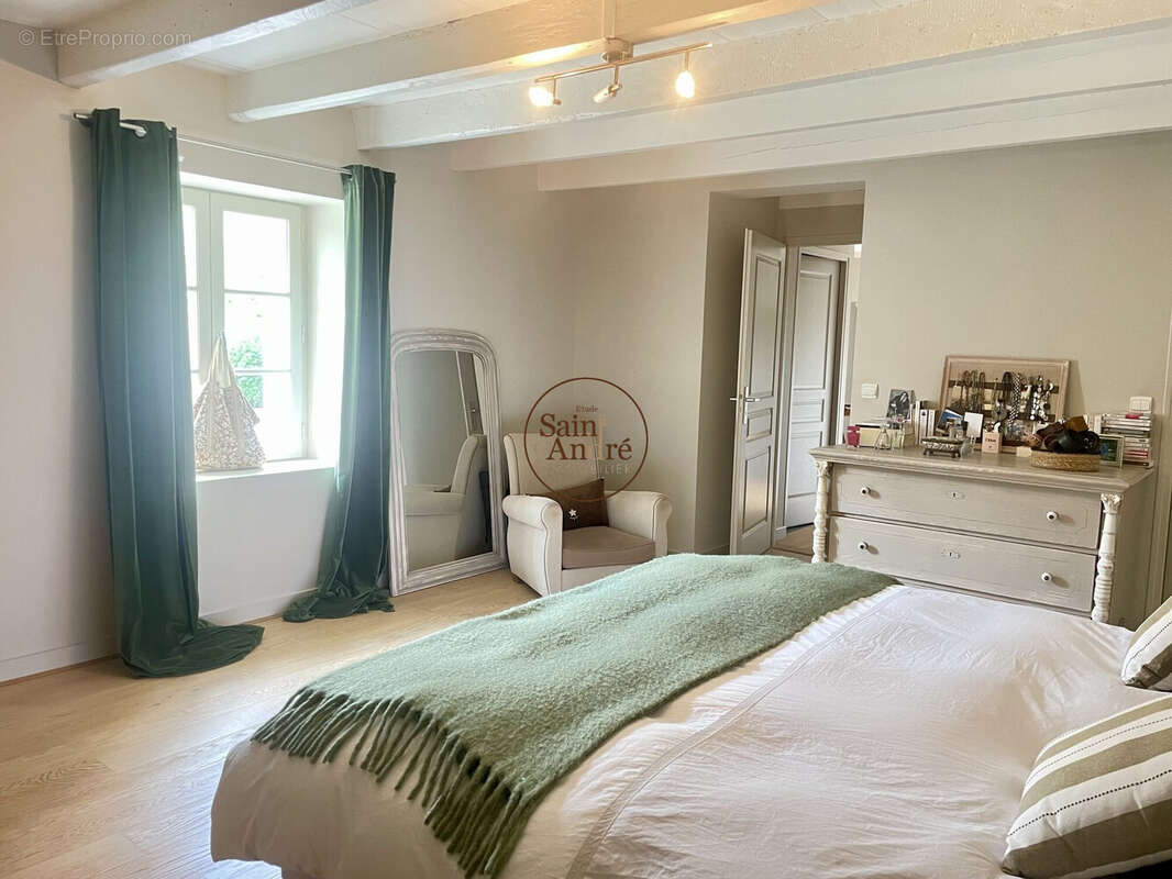 Chambre RDC - Maison à PUYMOYEN