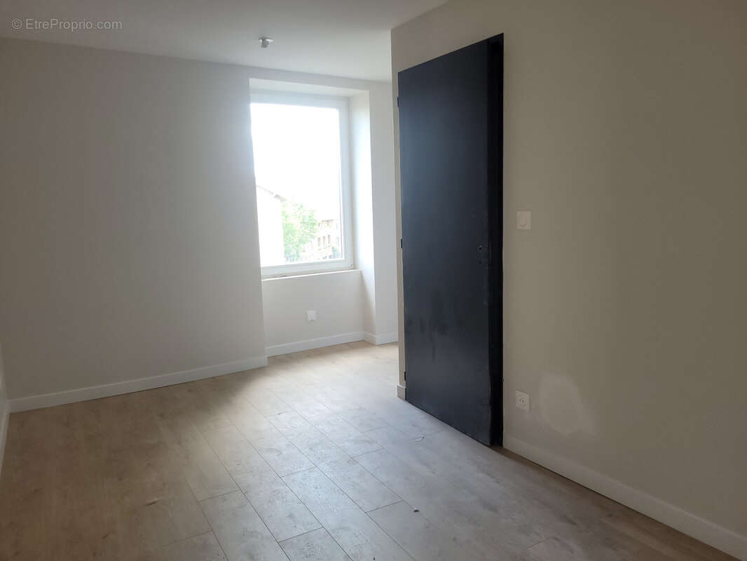 Appartement à CHAUSSAN