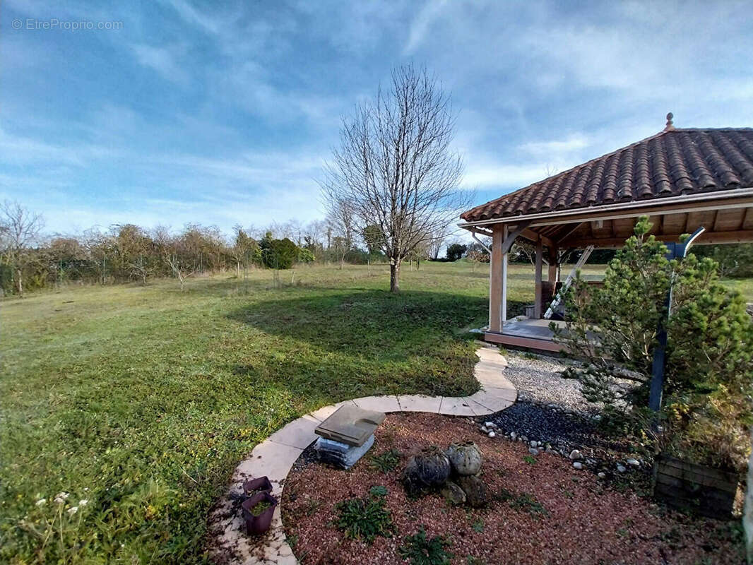 Maison à VOUNEUIL-SOUS-BIARD