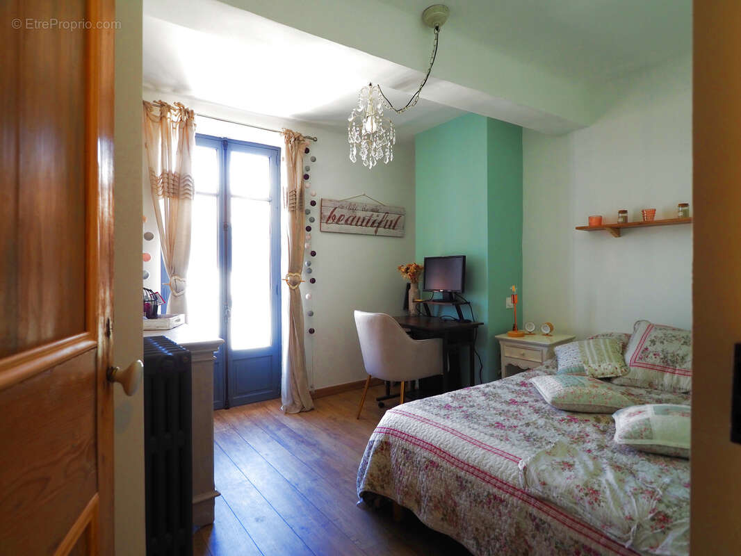 A VENDRE ORAISON Rare à la vente Plein centre Maison de 182 m2 sans travaux - photo 14