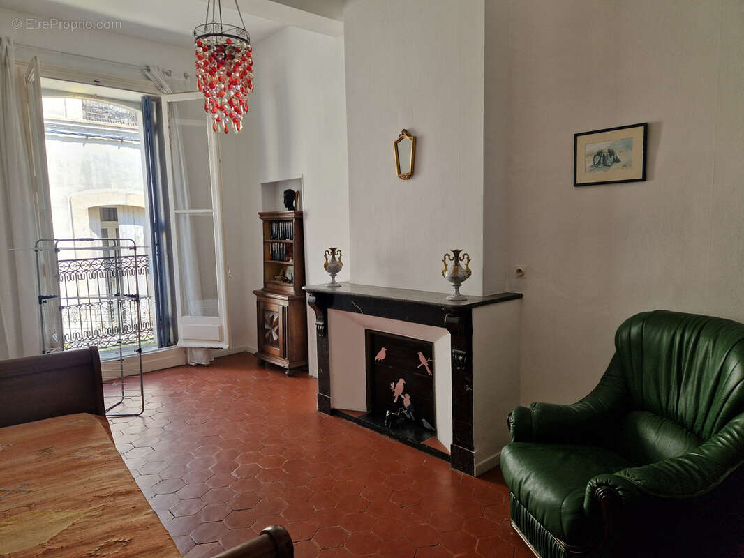Appartement T3/4 + cave  Mairie. - photo 6
