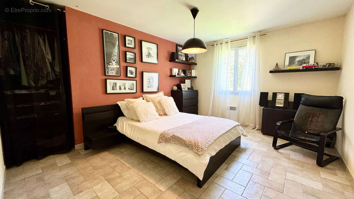 BOUC BEL AIR - Bastide type 6 de 200m² sur 4000 m² de terrain - photo 11