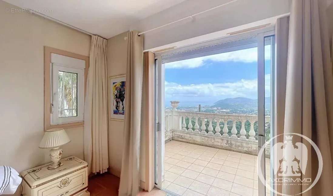 Maison à MANDELIEU-LA-NAPOULE