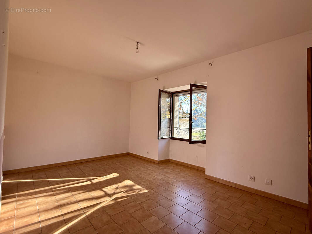 Maison à CHATEAURENARD