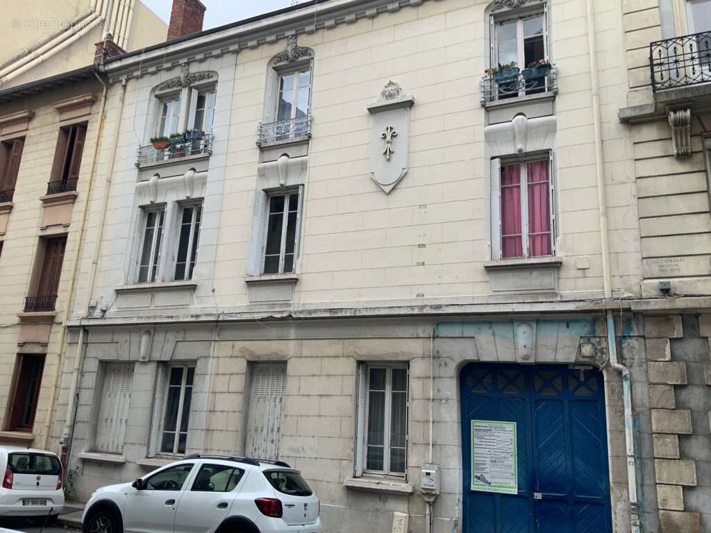 Appartement à SAINT-ETIENNE