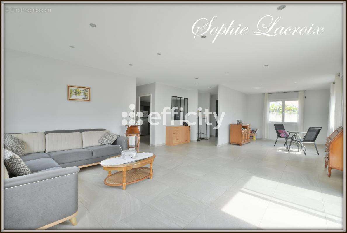 Maison à SALAISE-SUR-SANNE