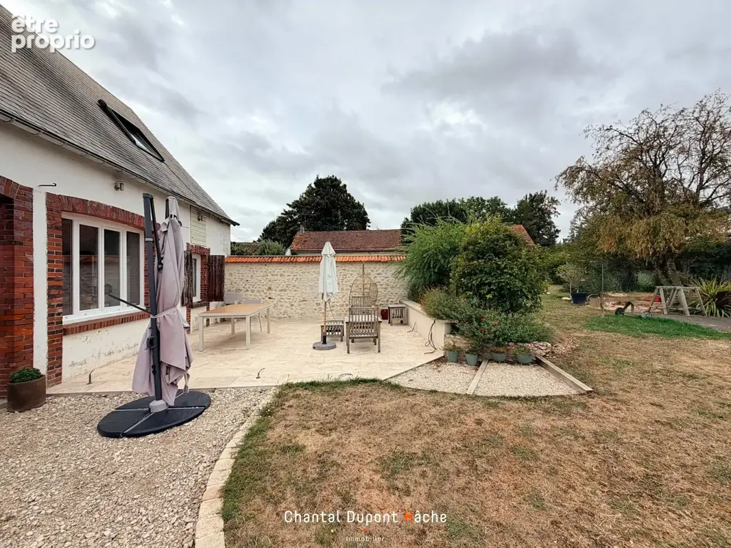 CHARTRES AXE ORLEANS - Maison de caractère d'environ 170m2, terrasse, jardin, dépendance. - photo 6