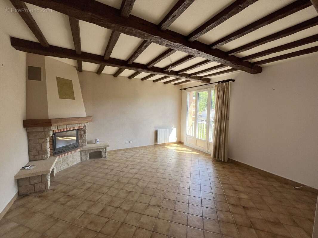 Appartement 89 m² à Le Cheylard  - photo 4