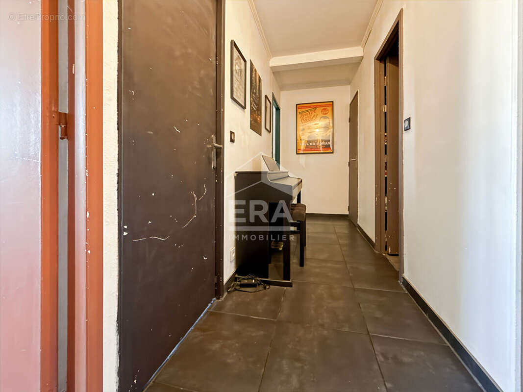 Appartement à MARSEILLE-4E