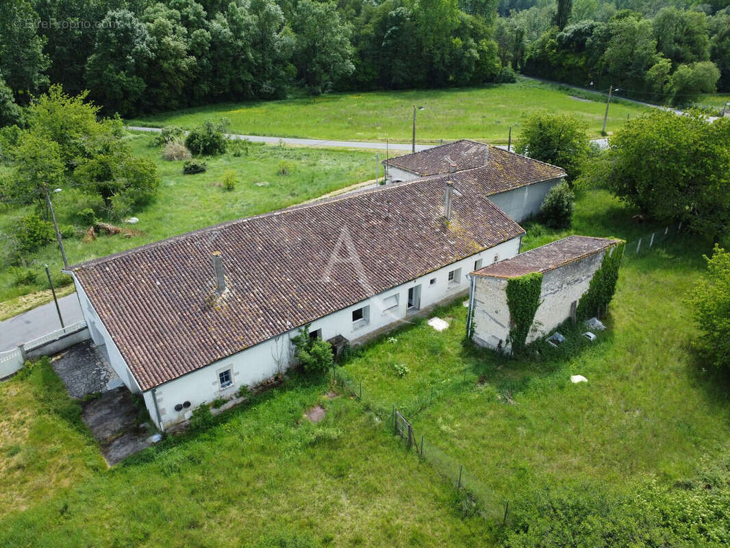 Maison à SALLES-D'ANGLES