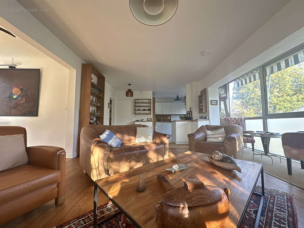 PROCHE PLAGE - Maison de 157 m² avec garage & atelier - photo 4