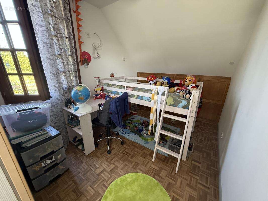 Maison à COLONARD-CORUBERT