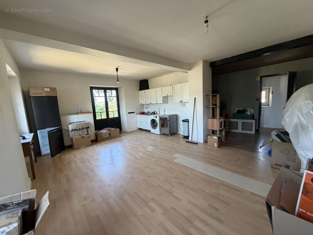 Sciez maison de 160 m2 à rénover avec dépendances - photo 2