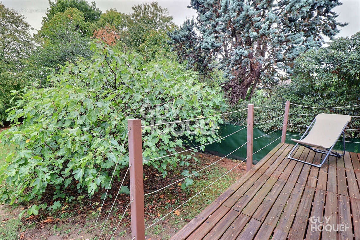 Maison à SAINTE-GENEVIEVE-DES-BOIS