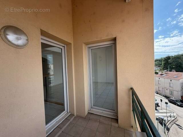 Appartement à ROCHE-LA-MOLIERE