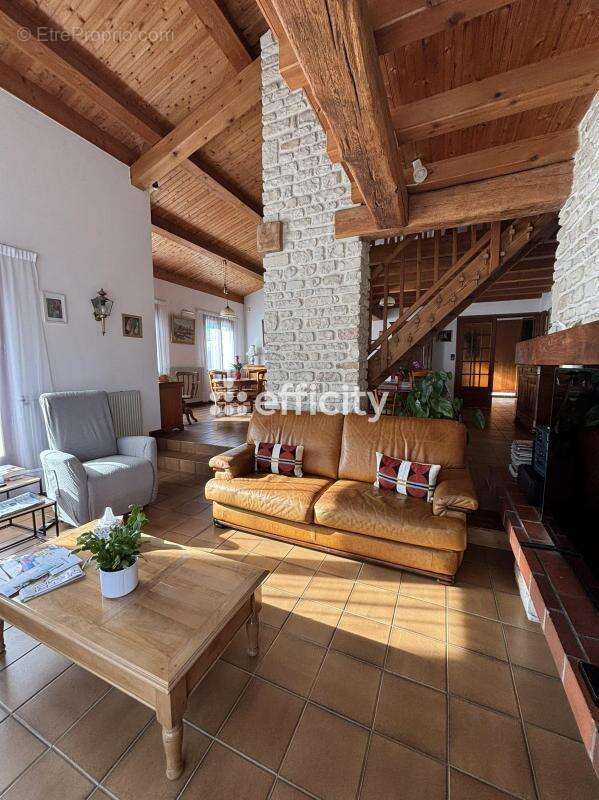 Maison à AIGREFEUILLE-D'AUNIS