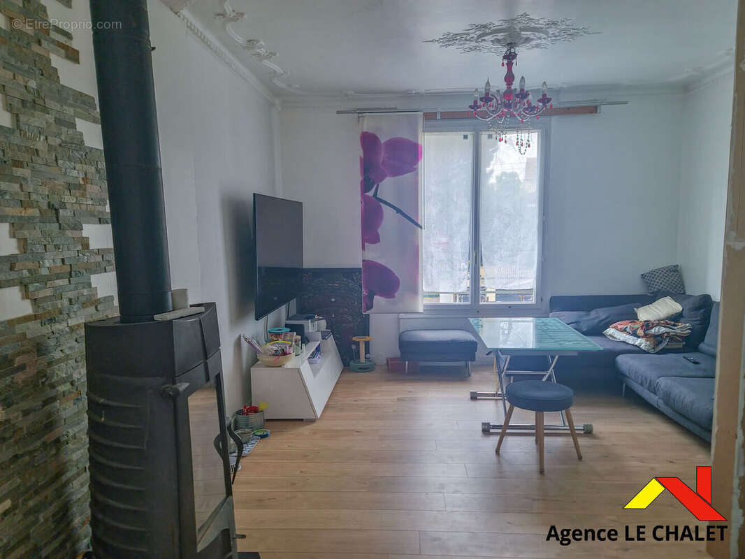 Maison à VILLENEUVE-LE-ROI