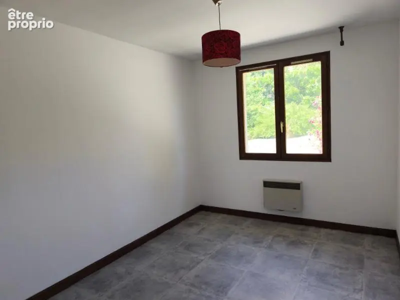 Villa sur sous sol avec 2 terrasses et jardin burlats - photo 12