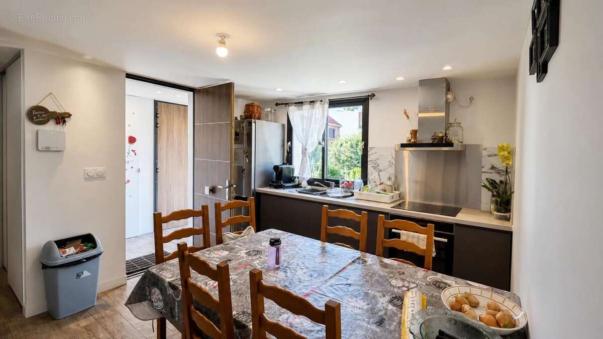 Maison de 5 pièces de 263 m² à Villeurbanne - photo 9