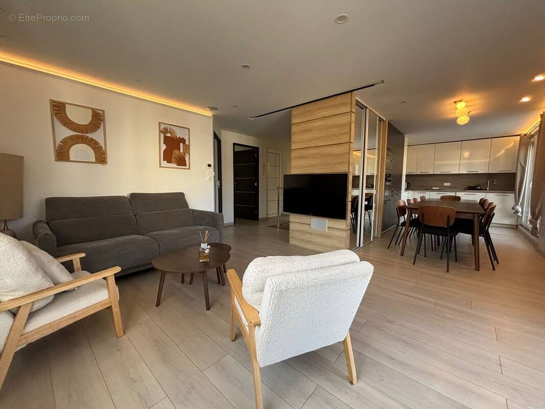 Appartement à FONTAINE