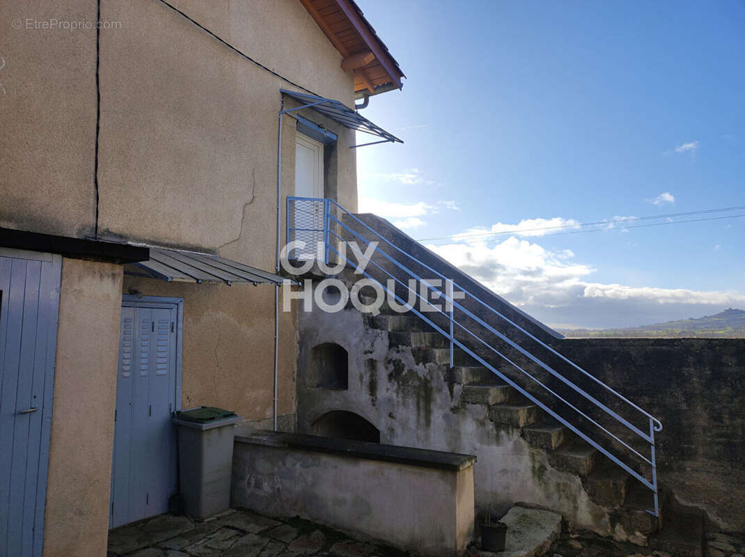 Maison à SAINTE-AGATHE-LA-BOUTERESSE