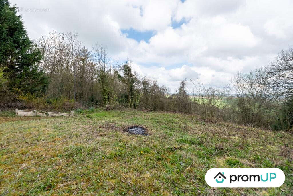 Terrain à CUIGY-EN-BRAY