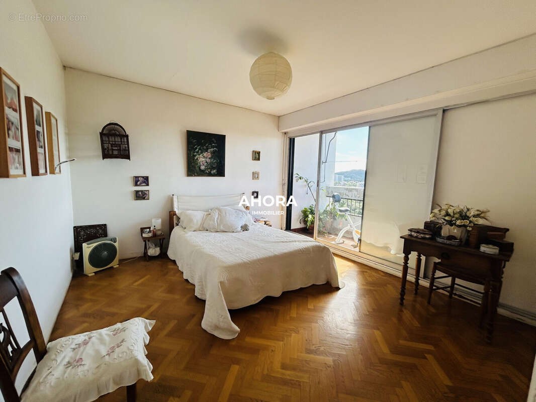 Appartement à MARSEILLE-9E