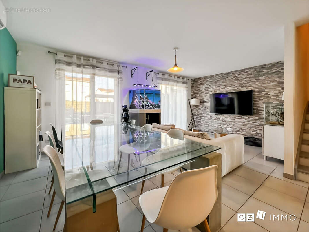 Maison à LAVERNOSE-LACASSE