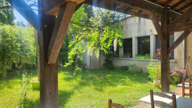 Maison à VILLARS-LES-DOMBES