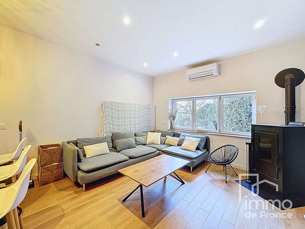Appartement à BELLEGARDE-SUR-VALSERINE