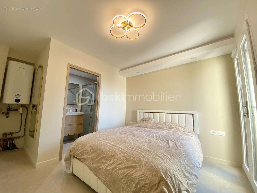 Appartement à SIX-FOURS-LES-PLAGES