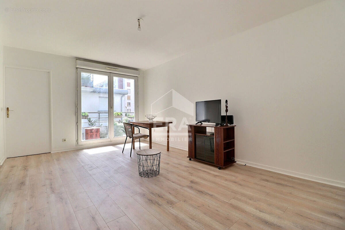 Appartement à AUBERVILLIERS