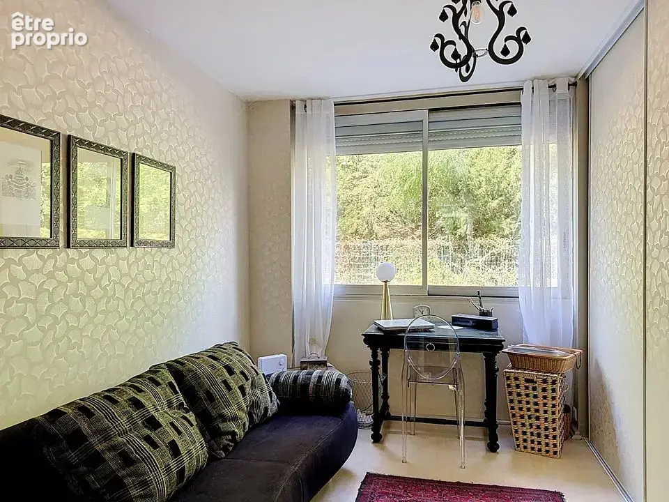 Très beau T4-5 donnant sur la verdure - photo 9