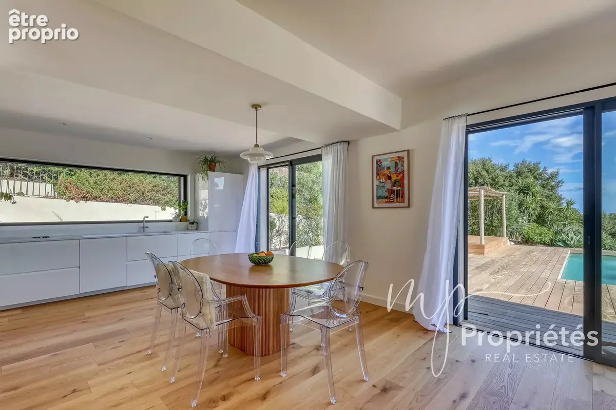 À VENDRE – Cavalaire-sur-Mer – Villa contemporaine avec vue mer 4 suites et prestations haut de gamme - photo 21