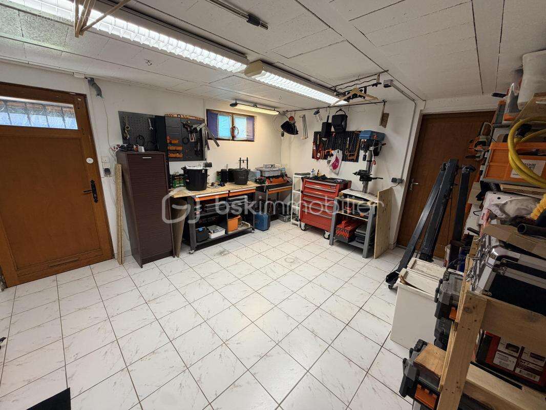 Maison 5 pièces avec véranda, sous-sol complet, grand garage et jardin - photo 18