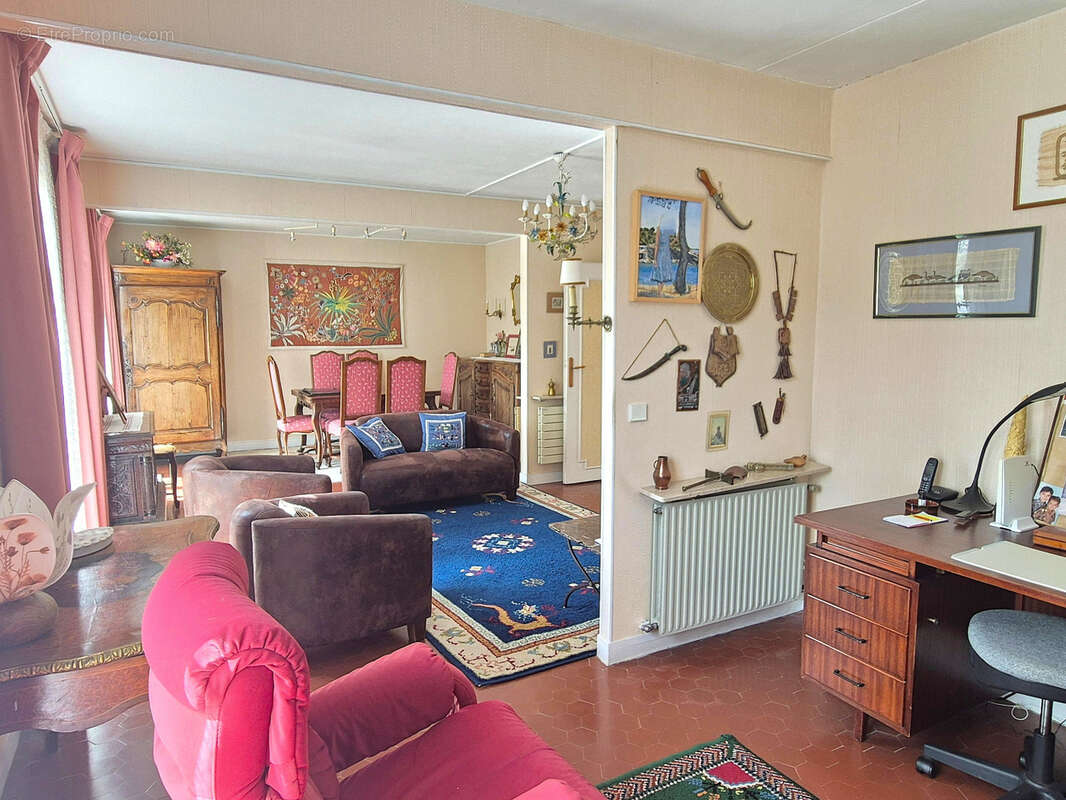 Maison à VERT-SAINT-DENIS