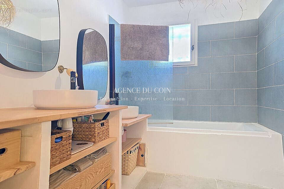 Maison à LE MUY