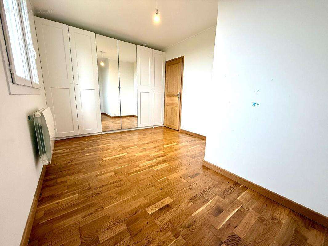 Maison à TREMBLAY-LES-VILLAGES