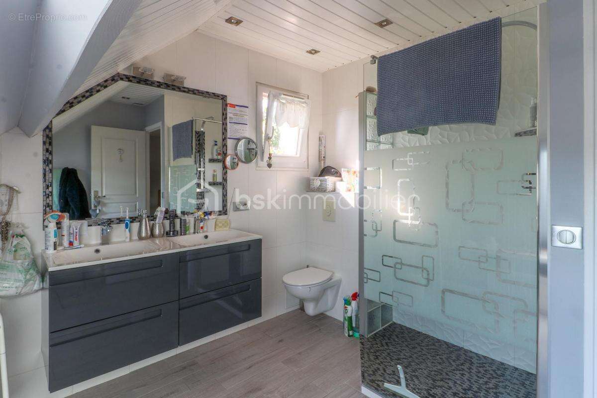 Maison à LA QUEUE-EN-BRIE