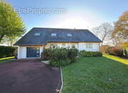 Maison à SAINT-SEBASTIEN-DE-MORSENT