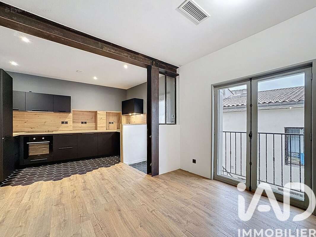 Photo 2 - Maison à MONTBAZIN