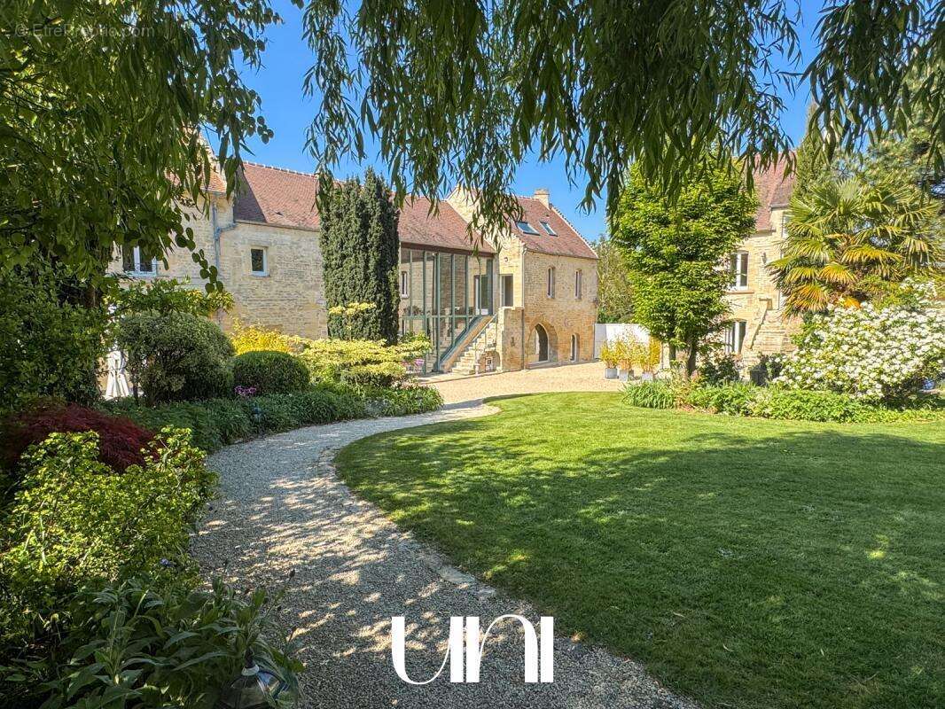 Maison à FONTAINE-HENRY