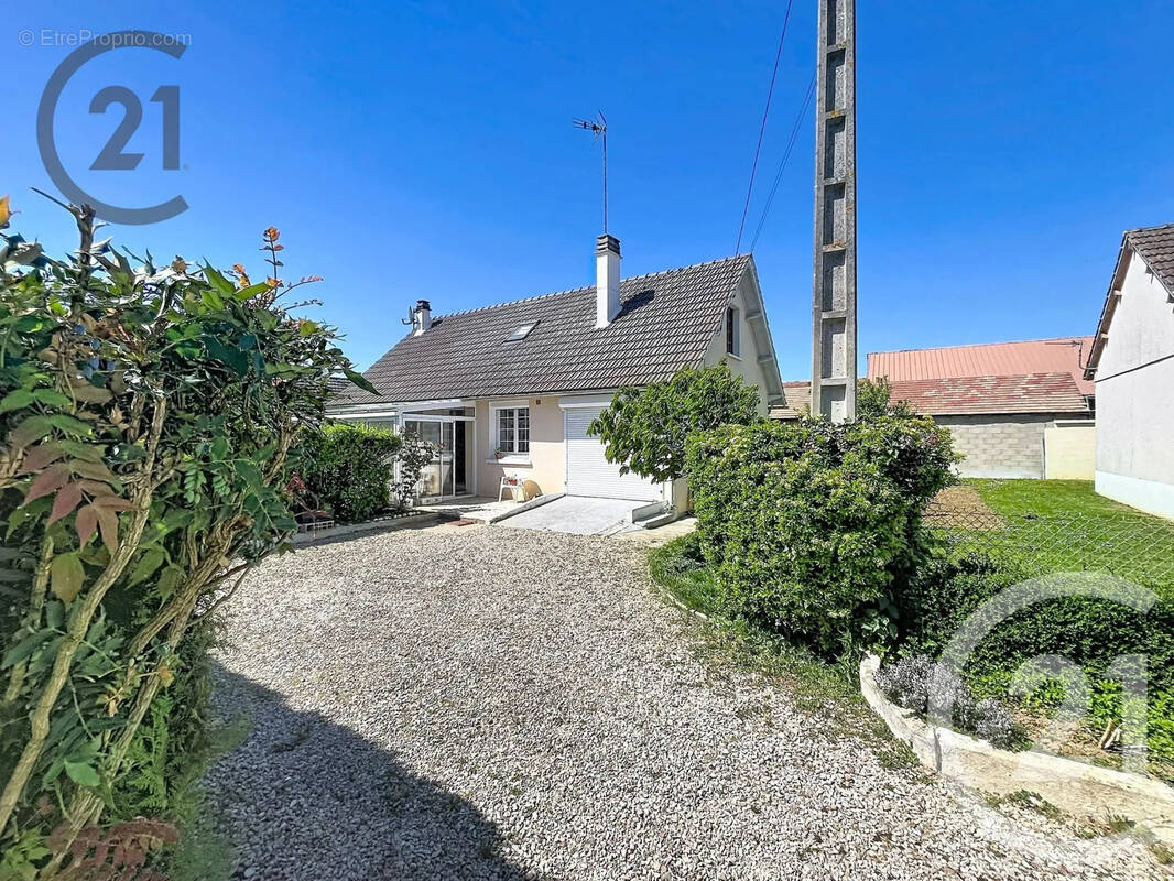 Maison à CHENY