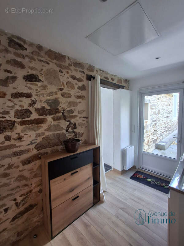 Maison à GREZ-NEUVILLE