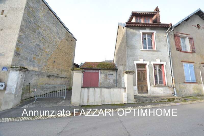 Maison à MONT-DEVANT-SASSEY