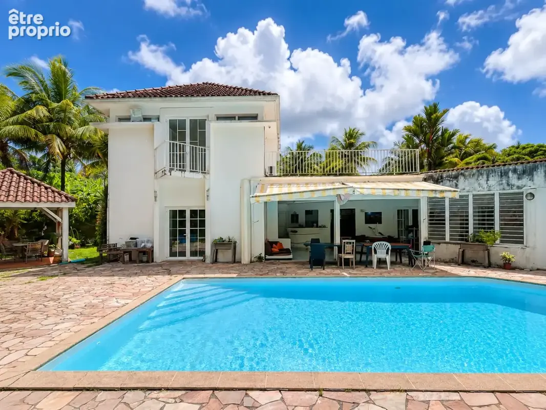 FORT-DE-FRANCE – Villa avec piscine et bungalow indépendant - photo 4