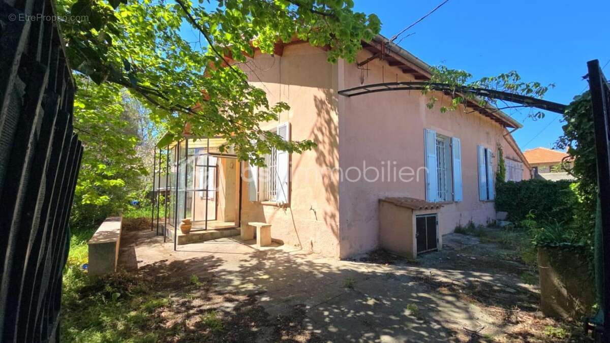 Maison à PEYROLLES-EN-PROVENCE